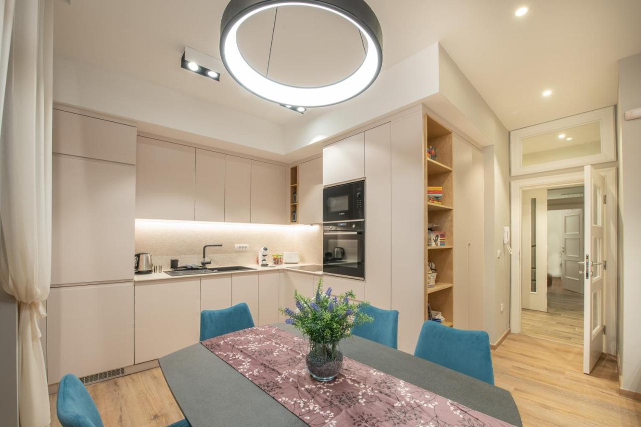Sasha Di Cattaro - Old Town Lux Apartment Exterior photo